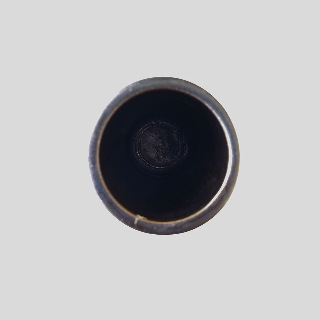 ●25-YT10 黒唐津 筒器