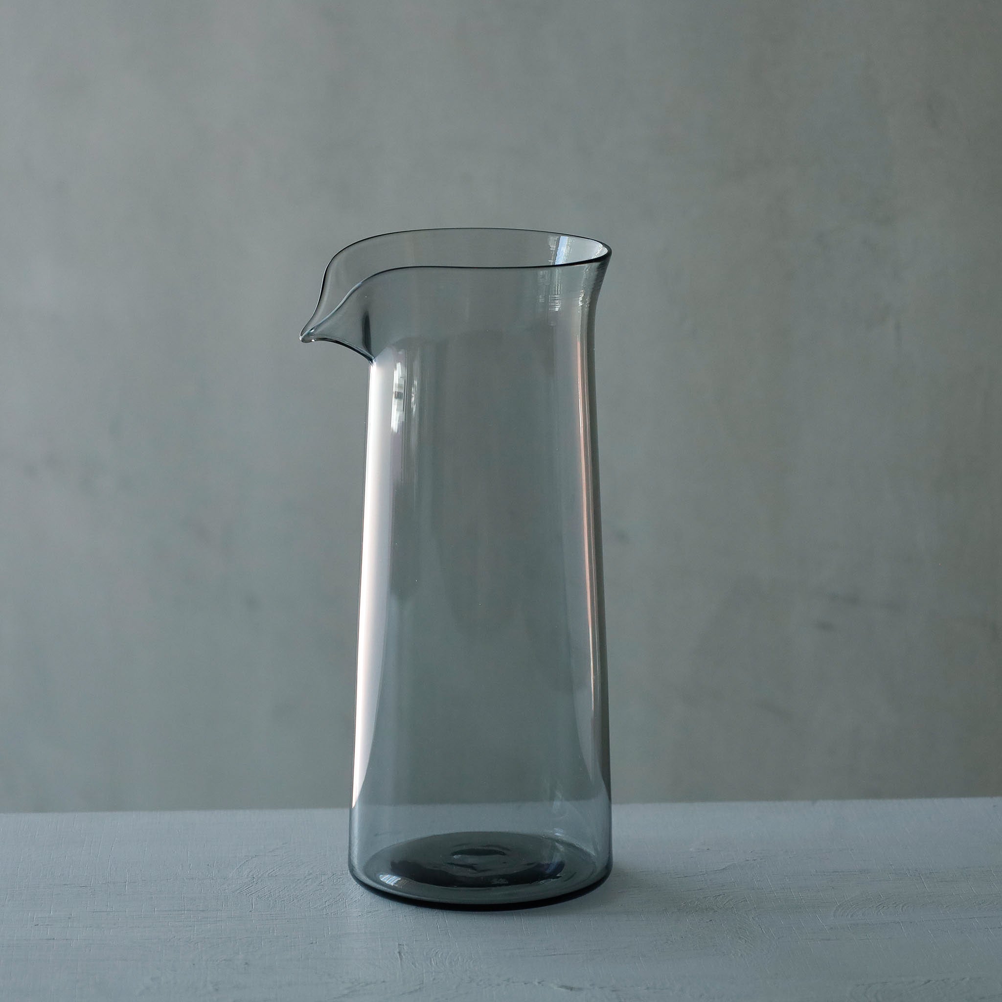 ●26-TE-23 Pitcher GRAY