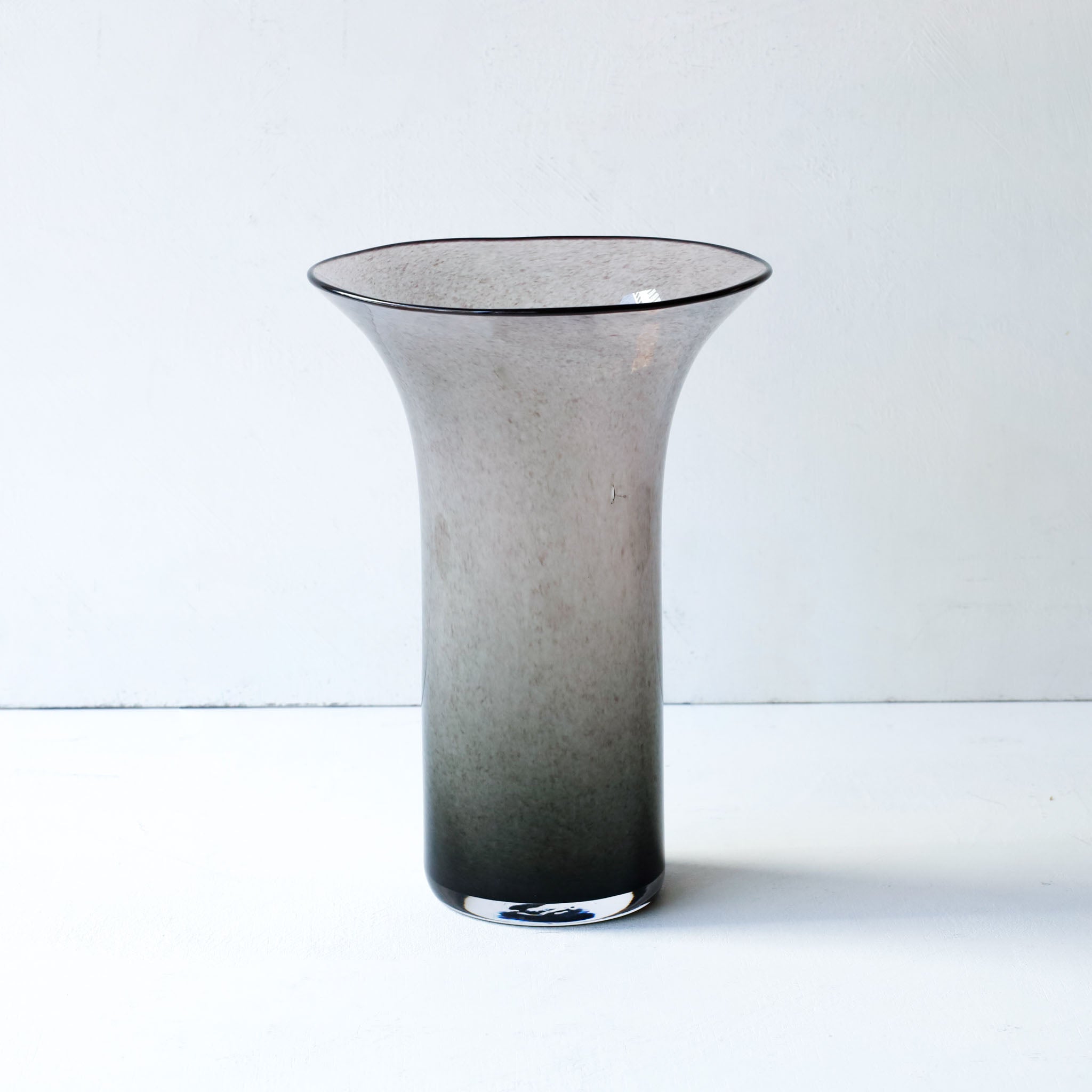 【26】HQ kasumi vase M KURO