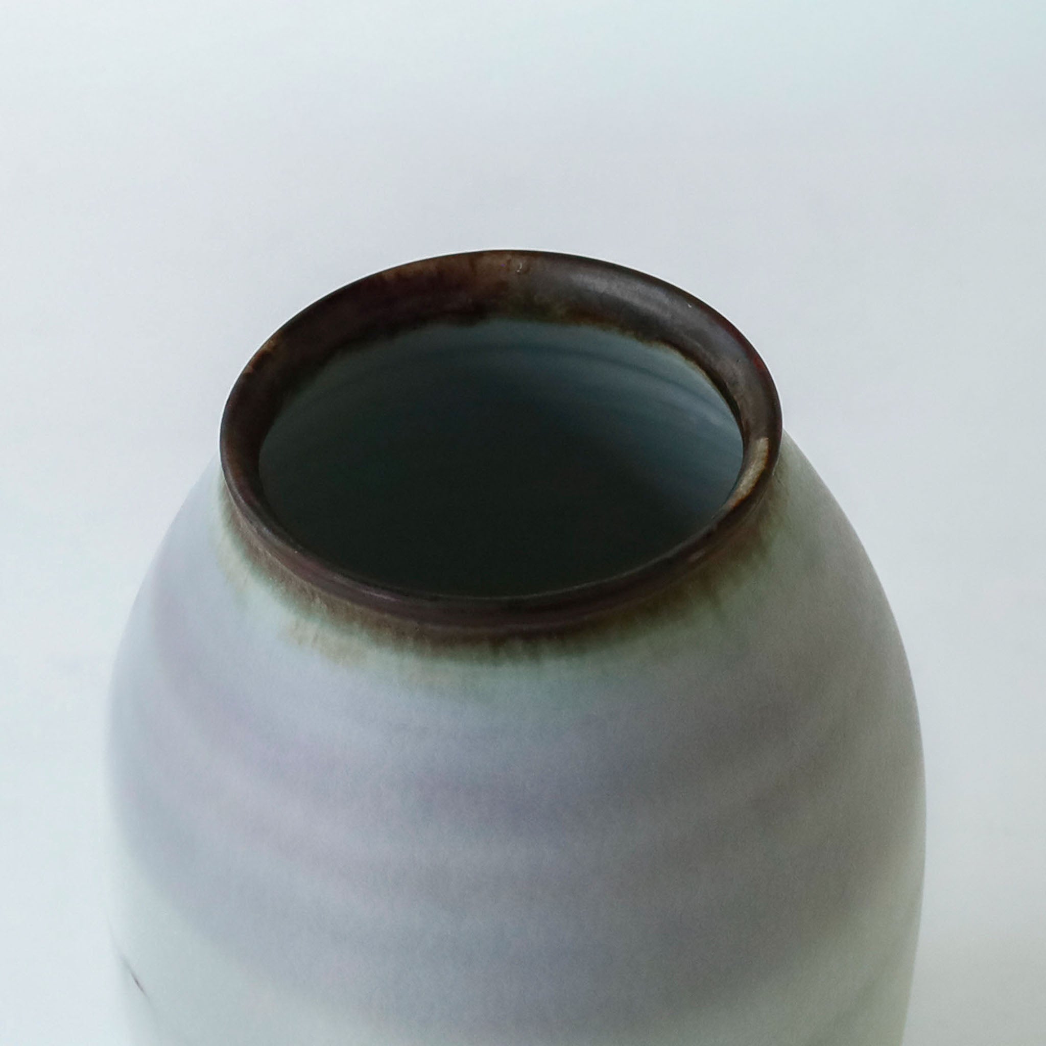 ●26-NT-32 色のうつわ 花器