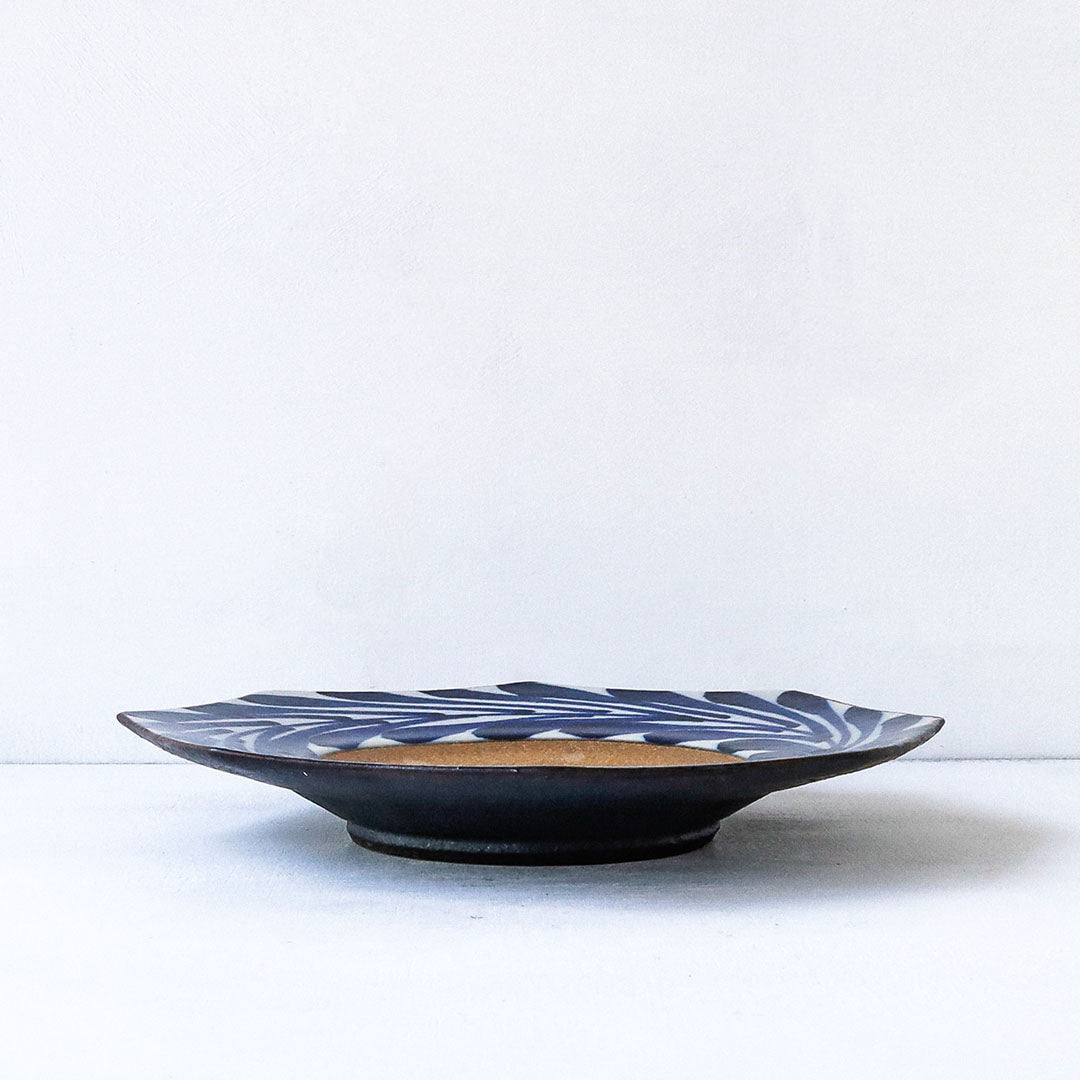 Toubou Makiya Octagonal Plate 18cm Cycad