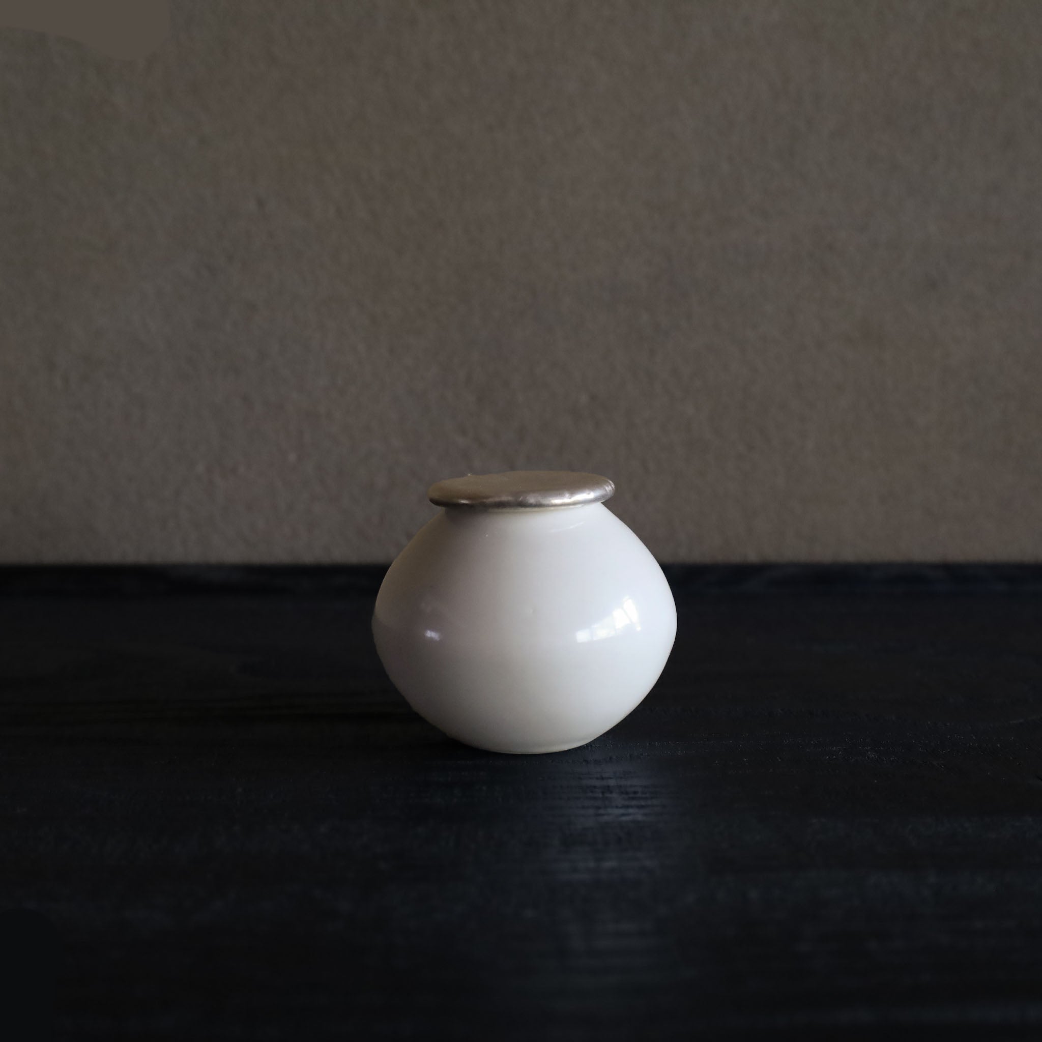船串篤司 茶入れ(白)