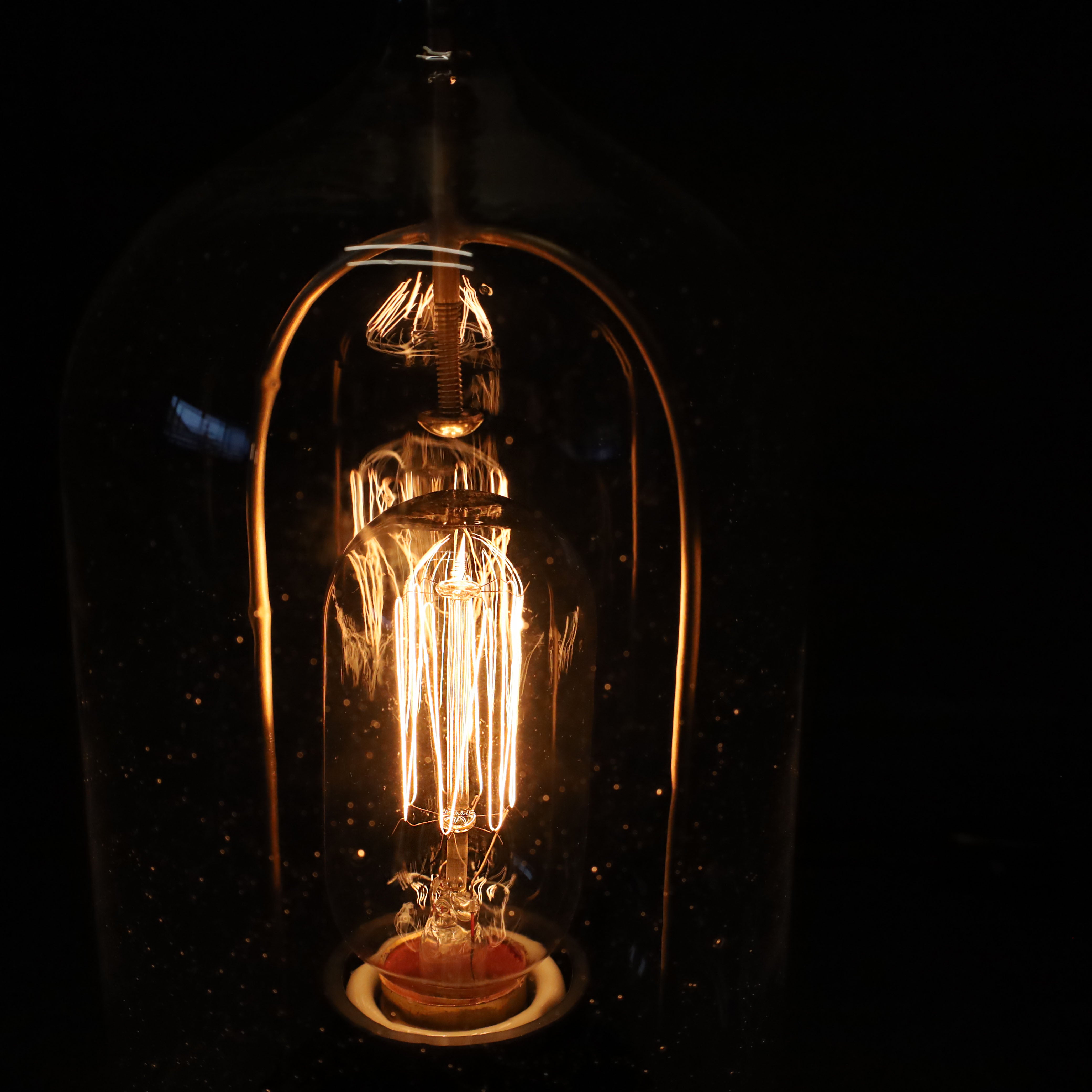 ●26-TT-ot25 GEISSLER Table Lamp218