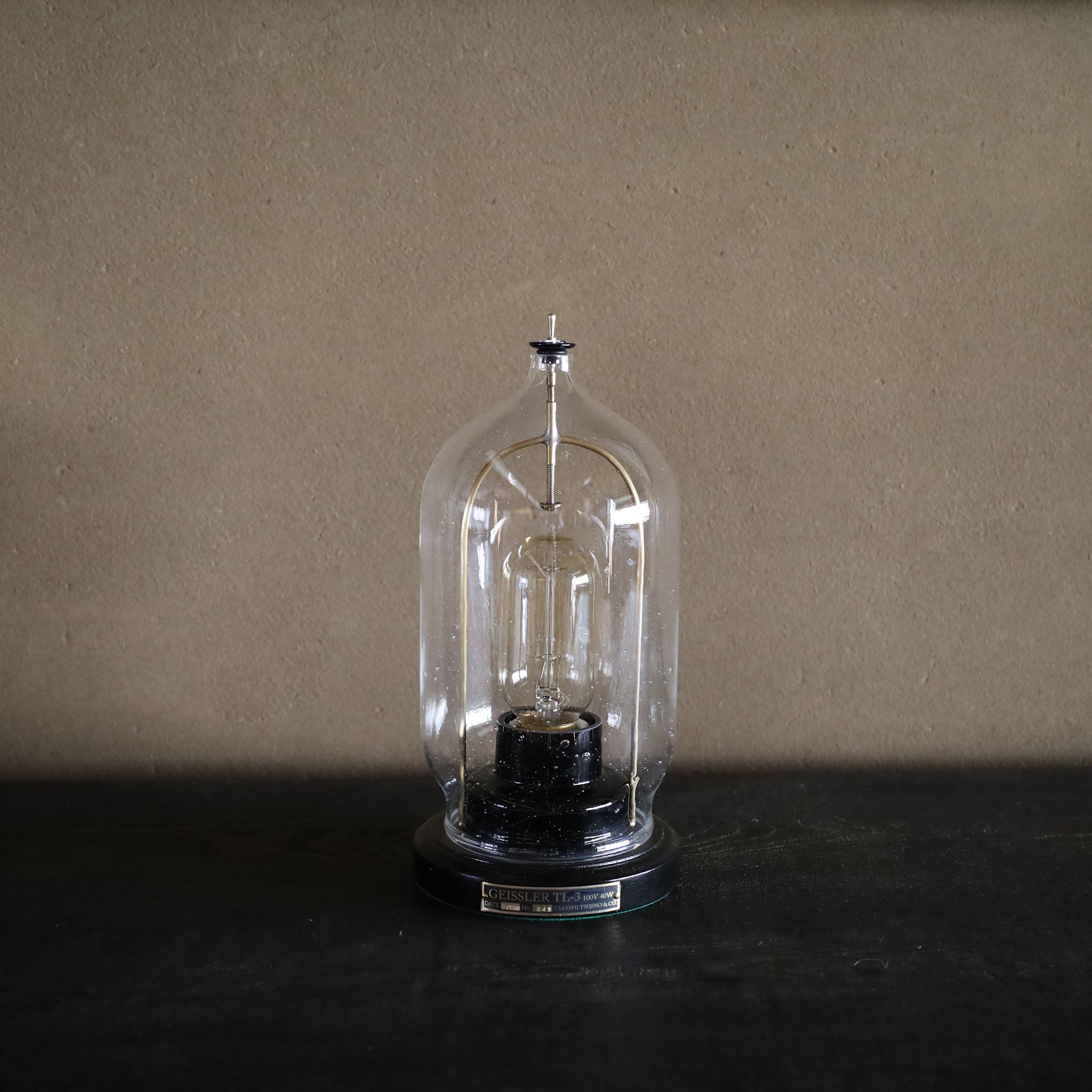 ●26-TT-ot25 GEISSLER Table Lamp218