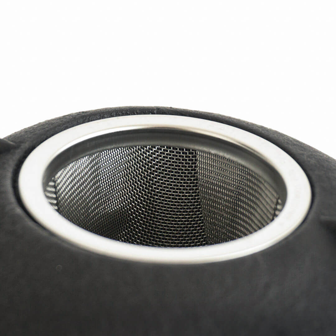 Kukan Chuzo / Nanbu Cast Iron Teapot Black wooden lid