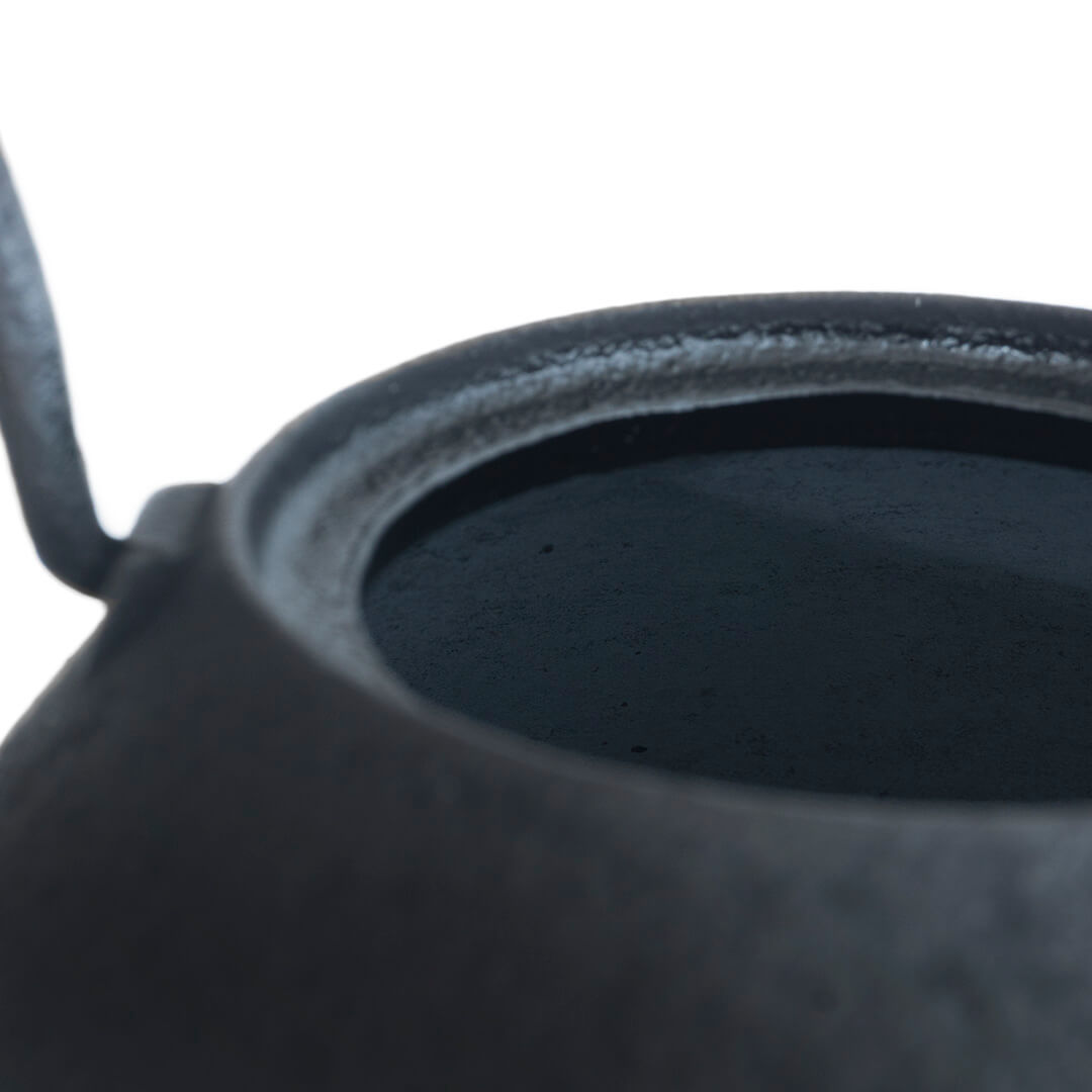 Kukan Chuzo / Egg Cast Iron Kettle L Black