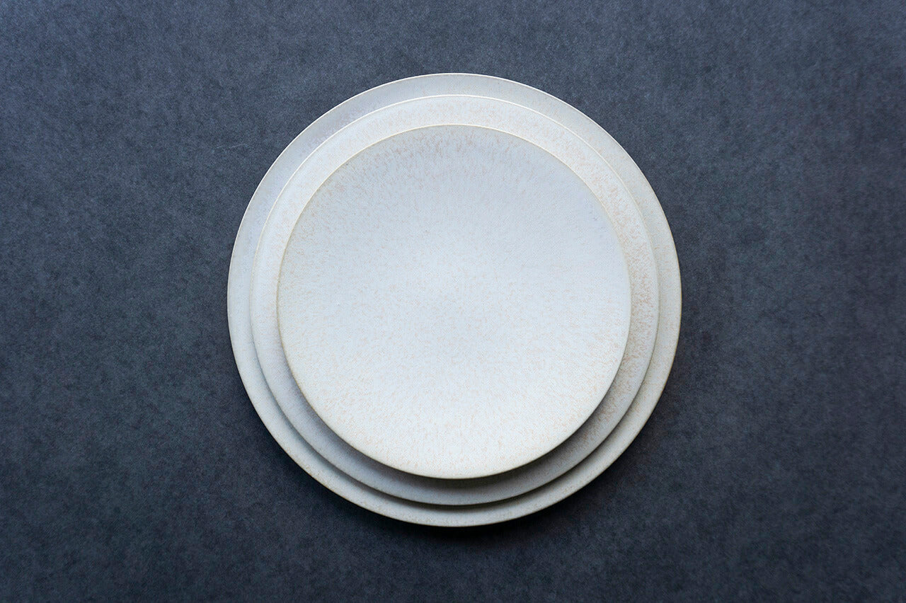 安藤由香 8寸皿 フラットリム なし WH