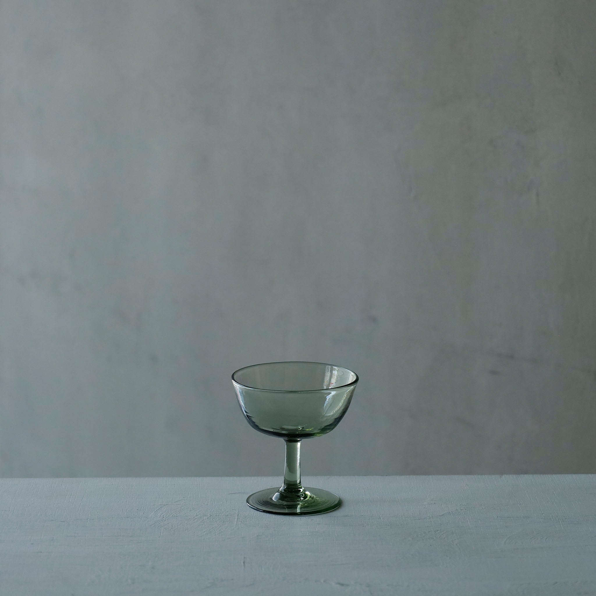 ●26-TE-132 リキュールグラス MOSS GREEN　B