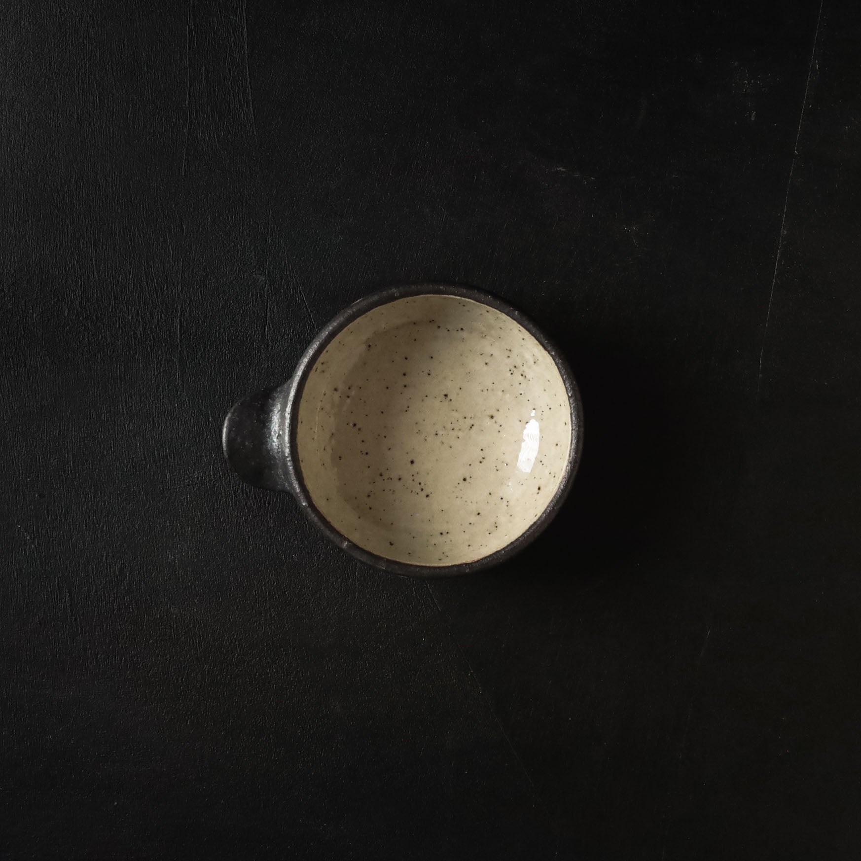 26-OM-18 Small Bowl with Single Handle – Two-Tone