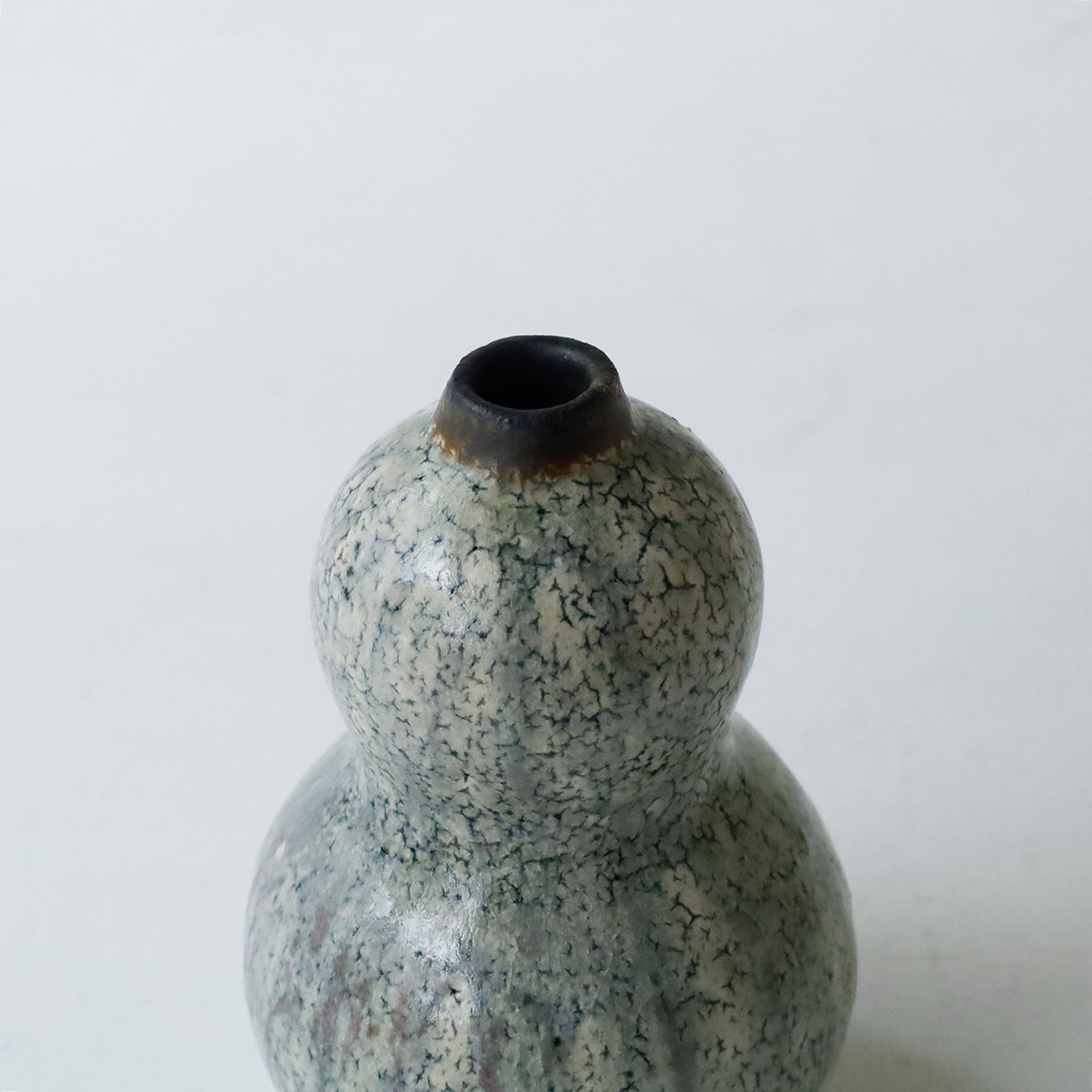 ●26-NT-46 灰粉引 ひさご花器