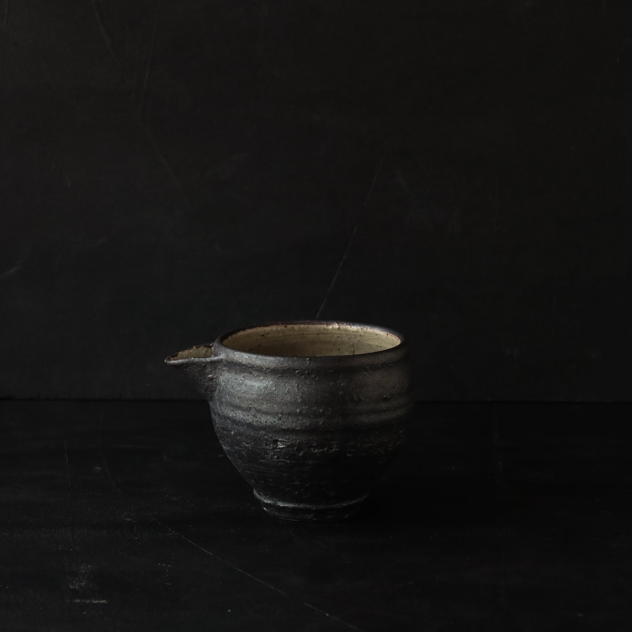 26-OM-47 Black Katakuchi Sake Set