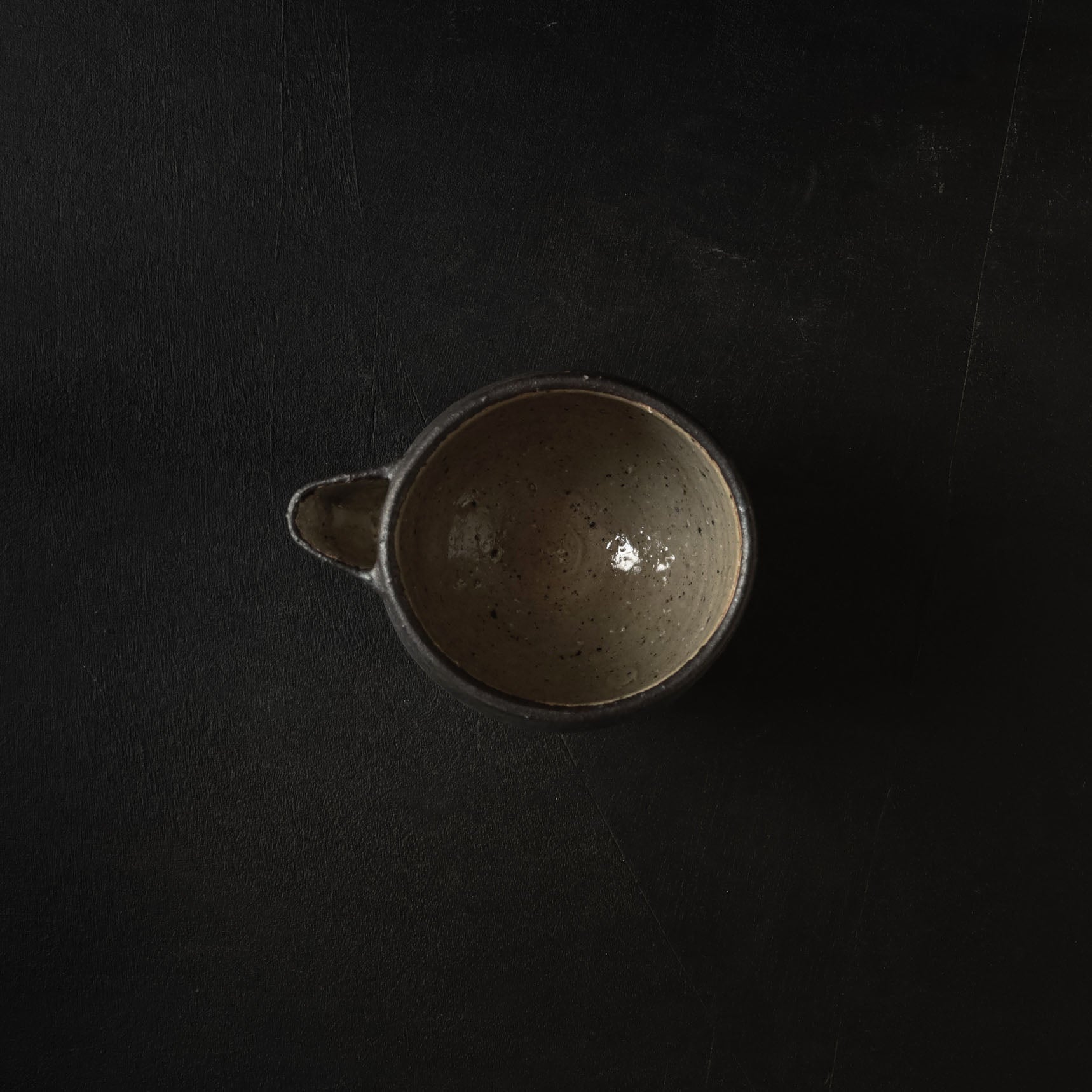 26-OM-47 Black Katakuchi Sake Set