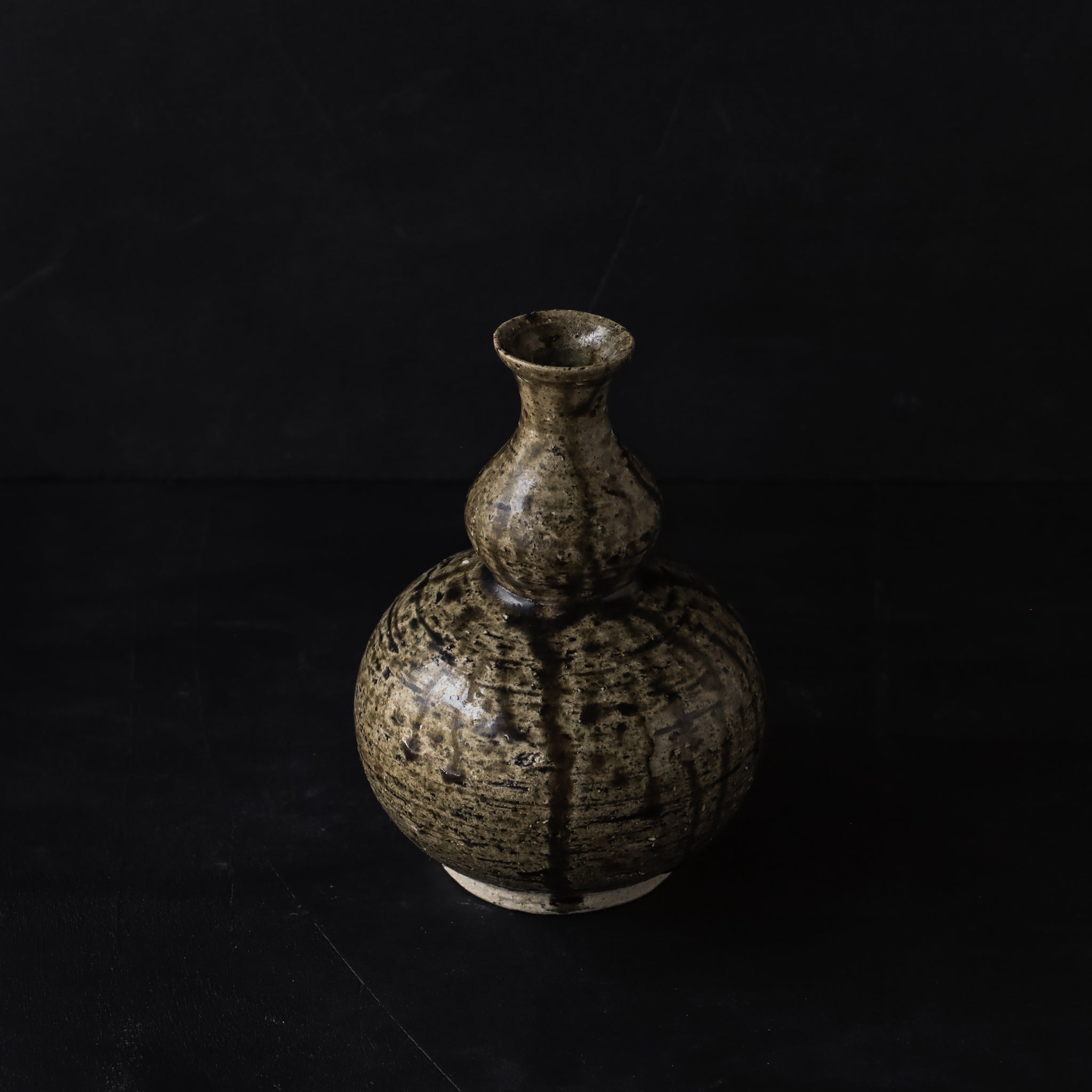 26-OM-55 Gourd-Shaped Bottle Small