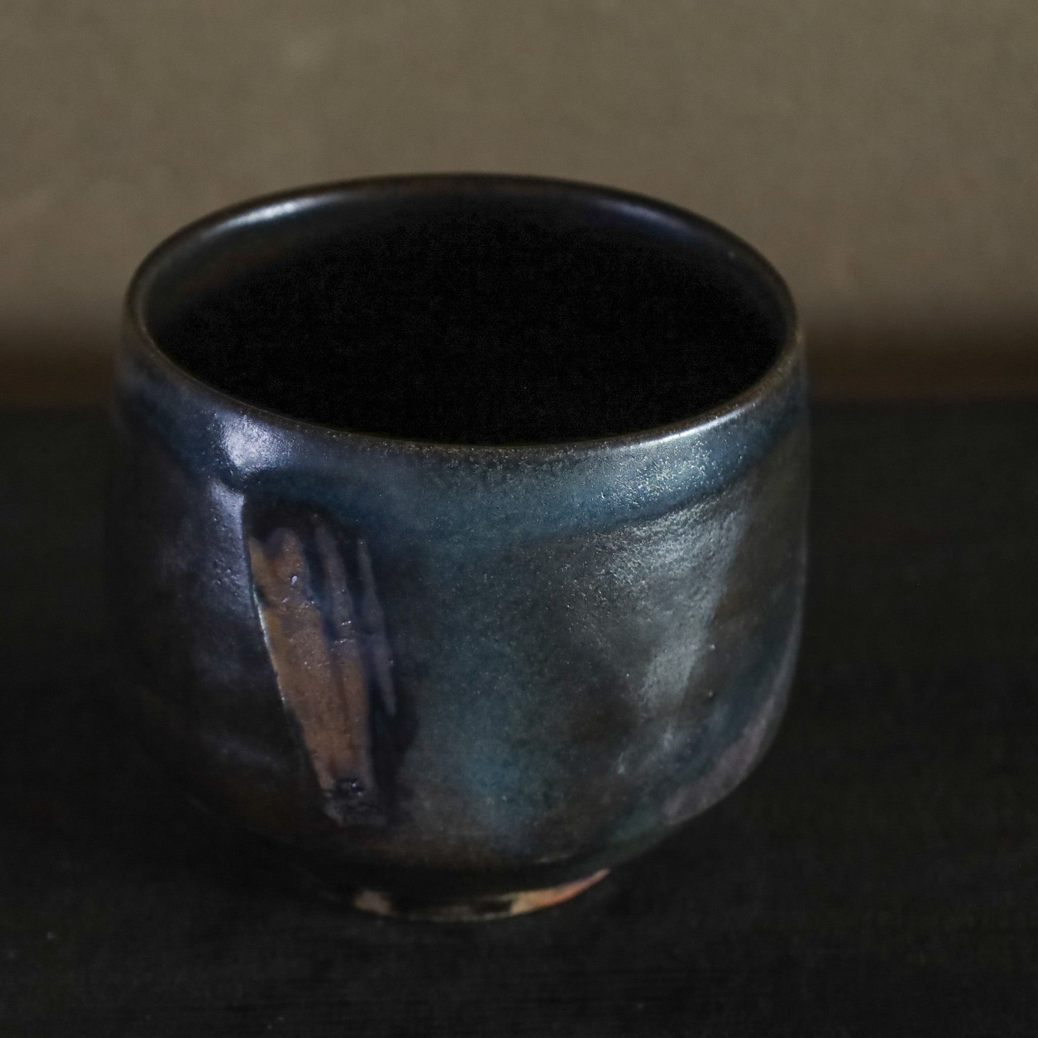 ●26-TY-143 Yohen Black Karatsu cylindrical teabowl