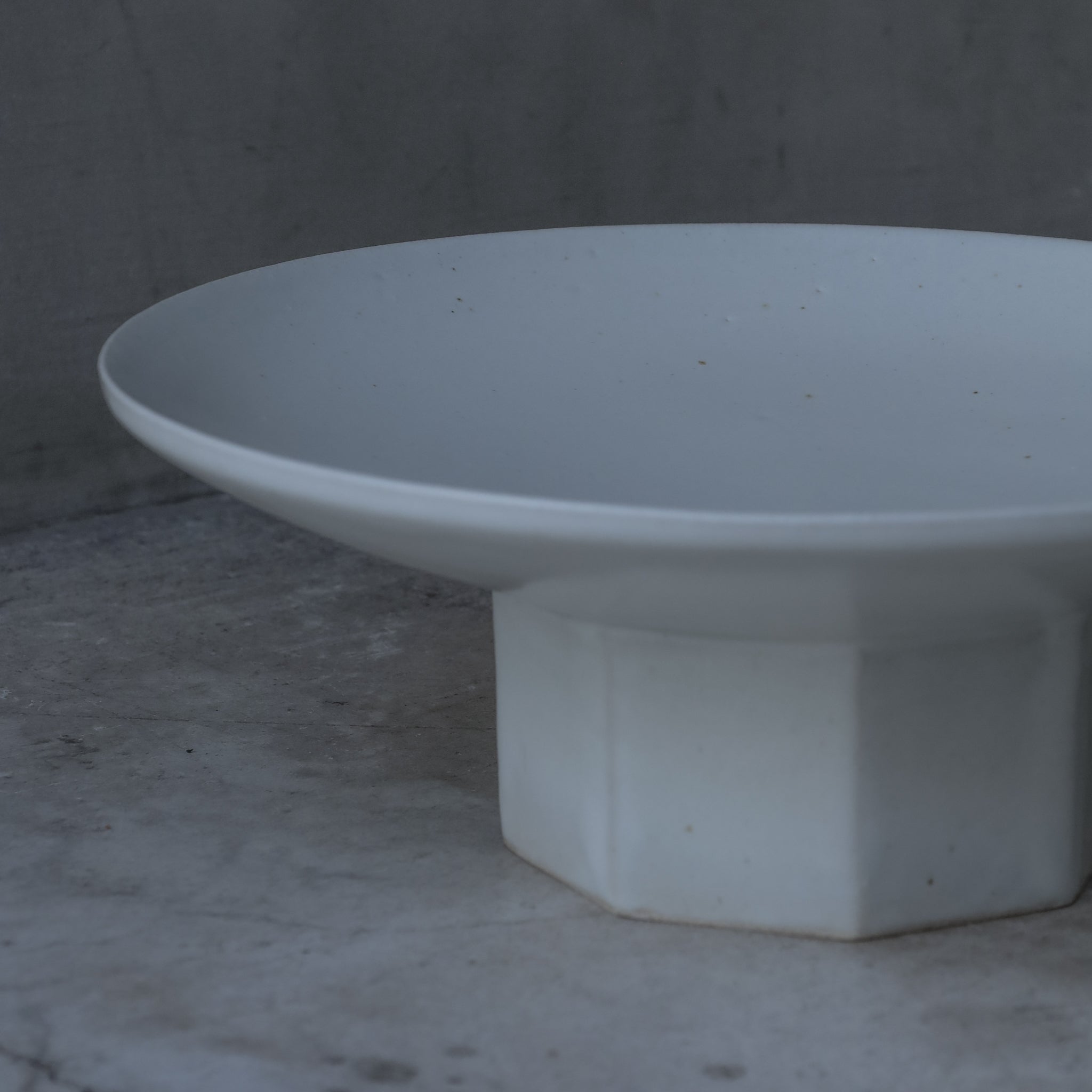 26-OM-52 Octagonal Pedestal Large Bowl