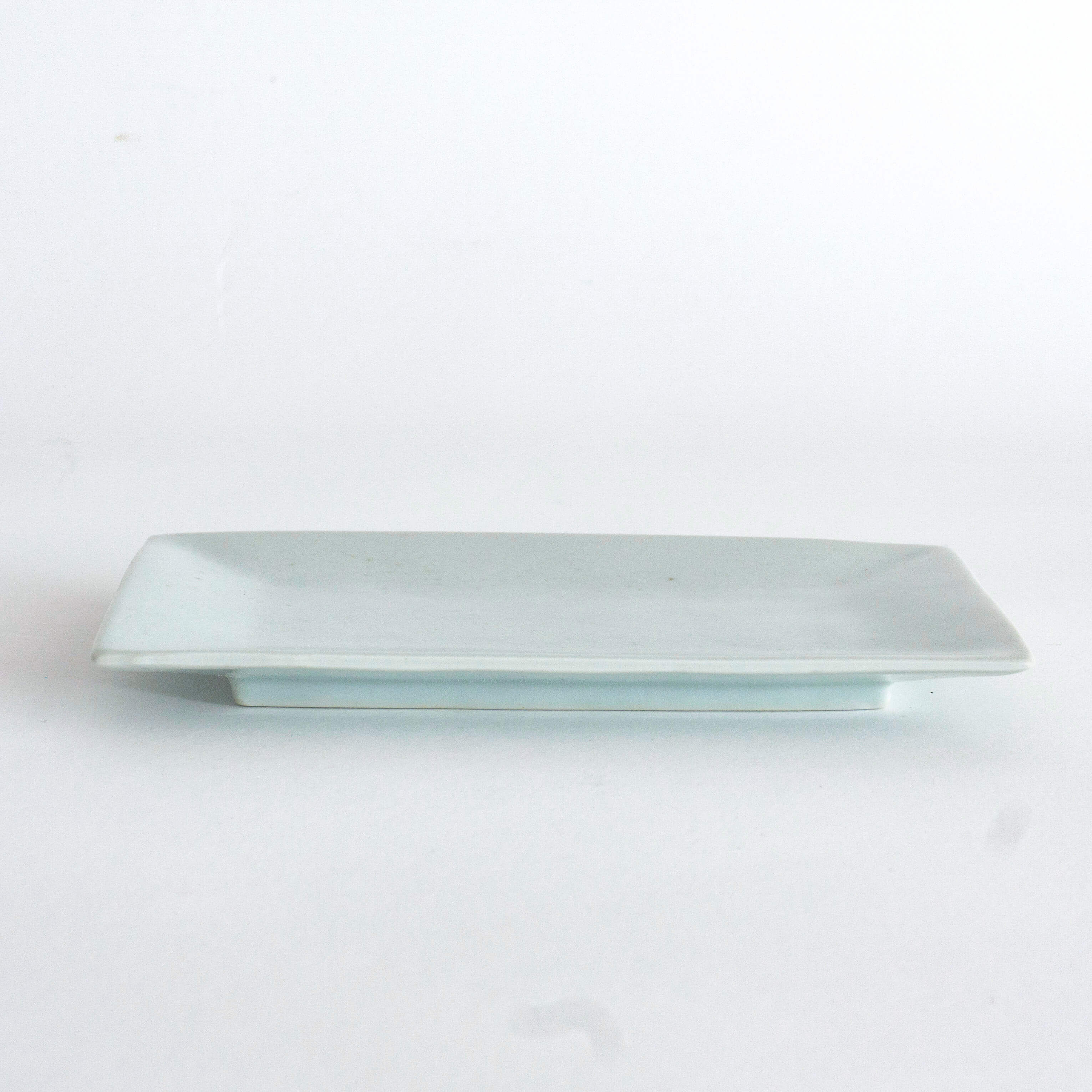 Yazaemon Kiln rectangular small dish old white porcelain